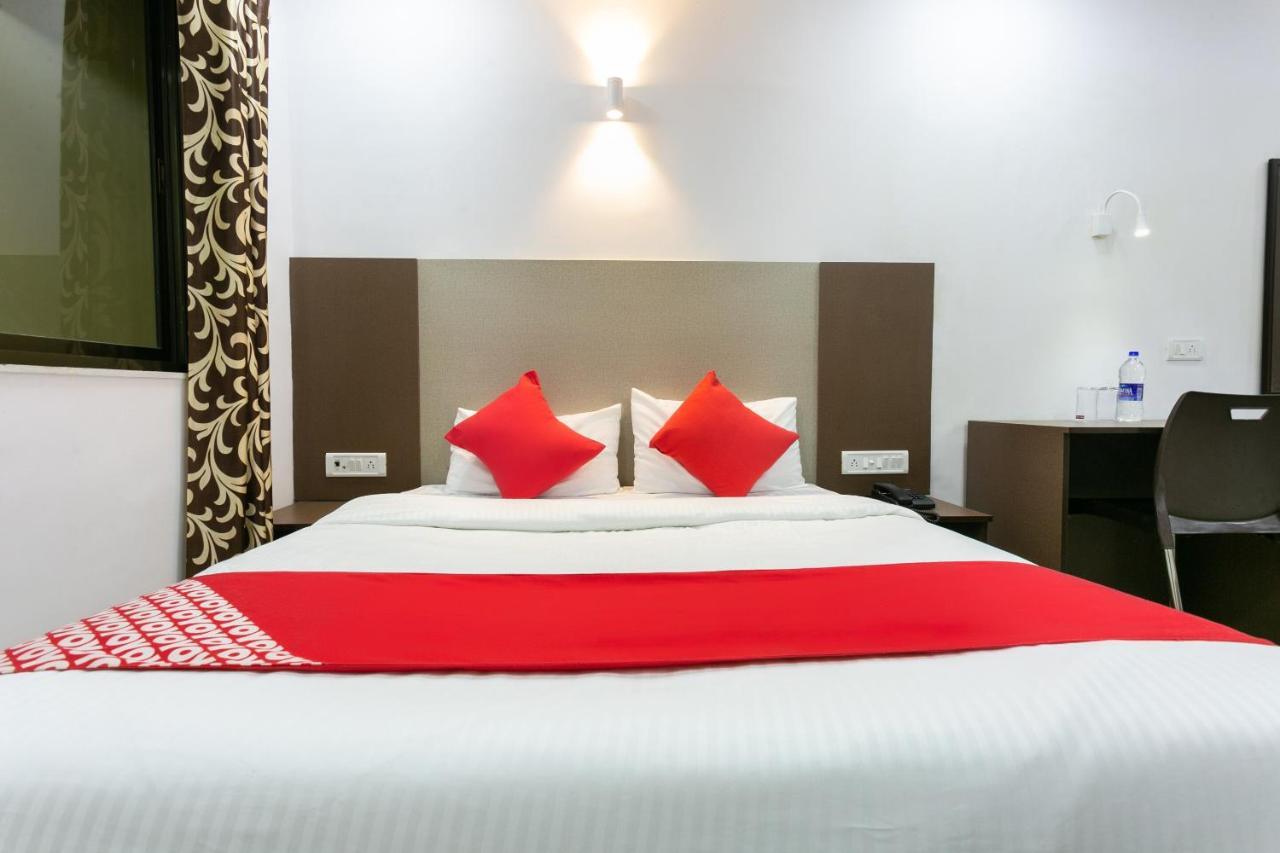 Hotel Collection O 74412 Ardaas Residency Mumbai Exterior foto