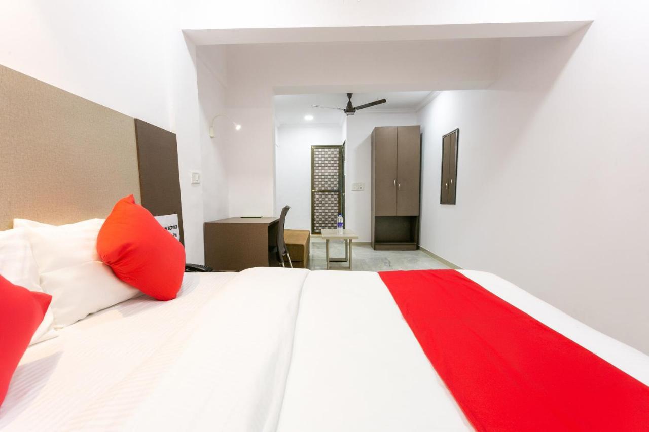 Hotel Collection O 74412 Ardaas Residency Mumbai Exterior foto